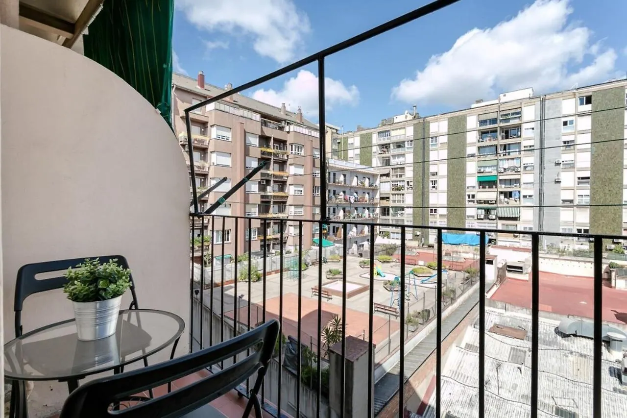 شقة Fantastic 2 Bedroom 5 Minutes By Car From Plaza Catalunya برشلونة